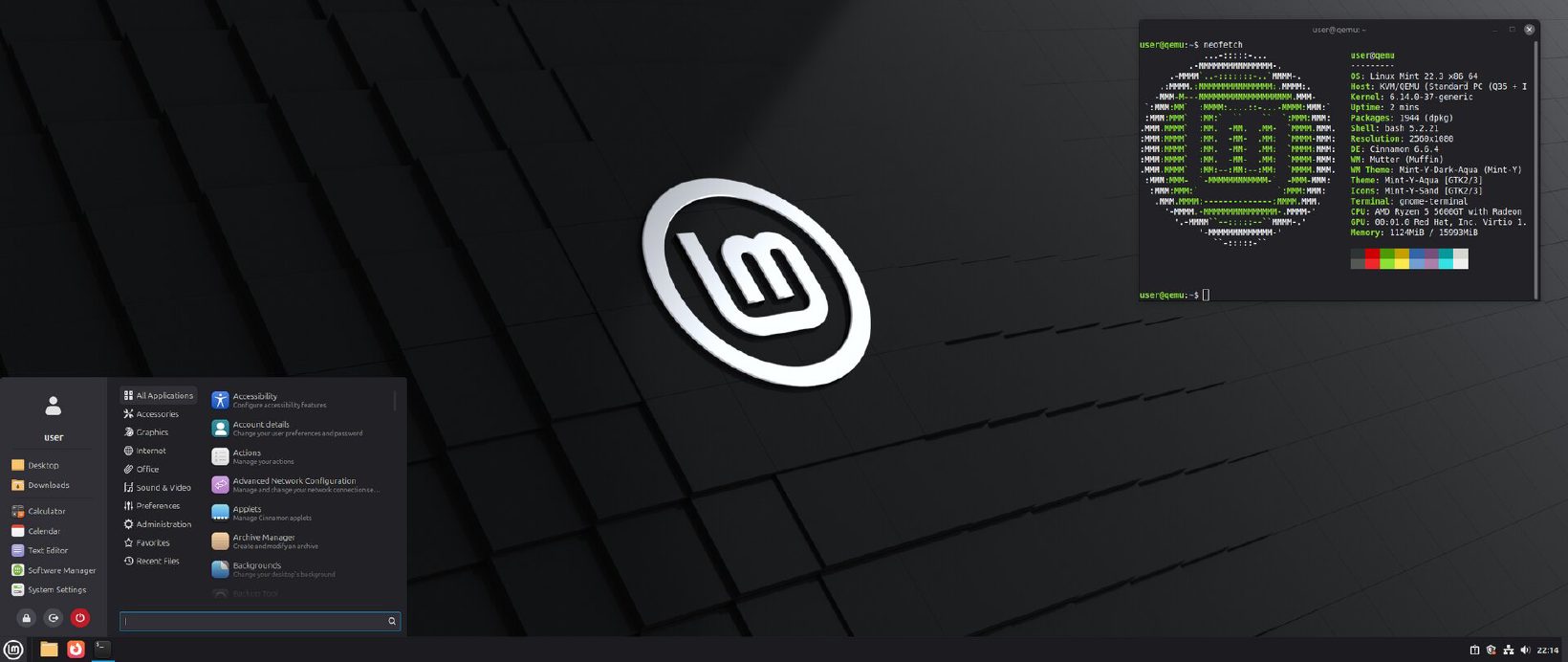 Pulpit Linux Mint 22.3 z otwartym menu programów