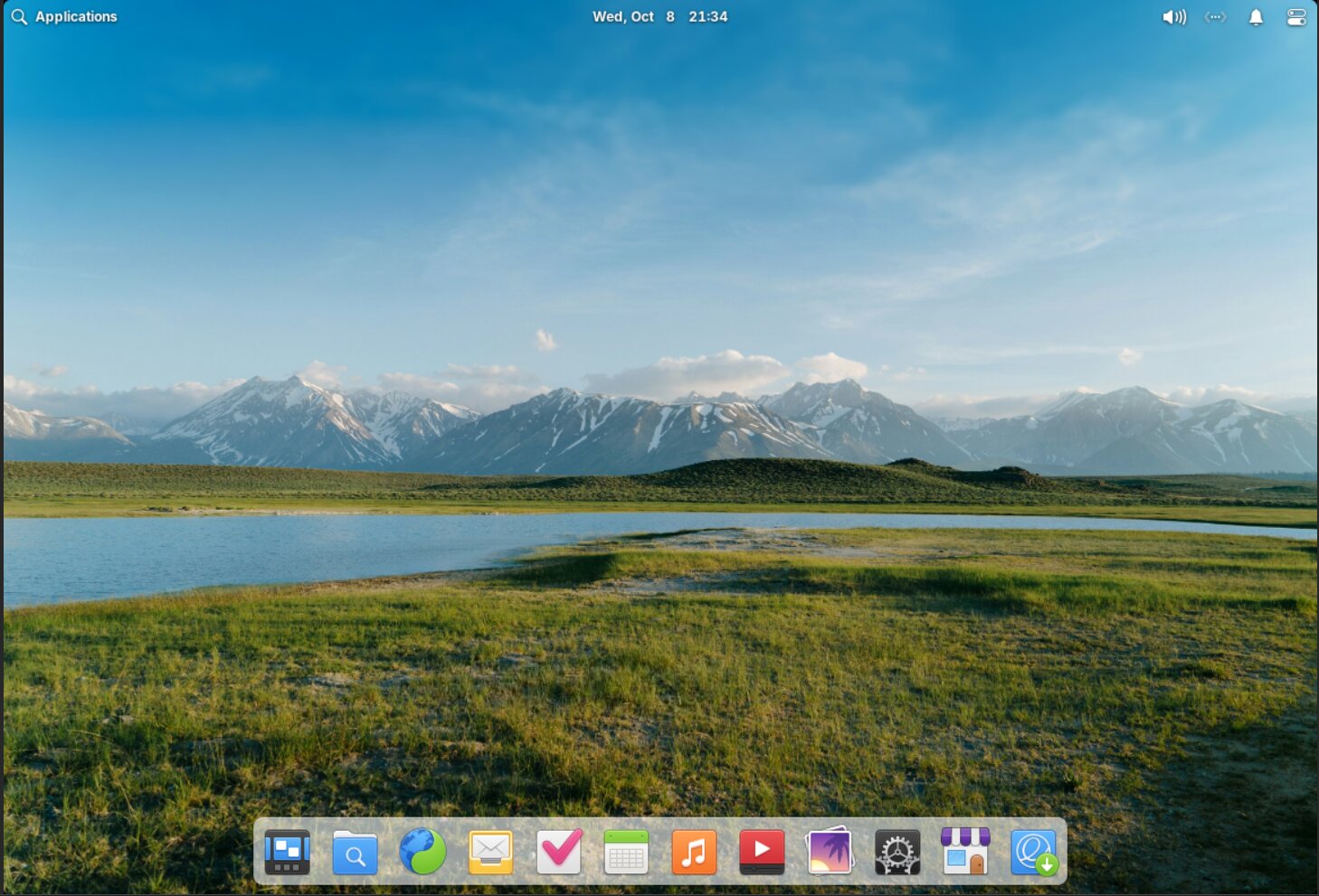Pulpit elementary OS 8 z dokiem na dole ekranu
